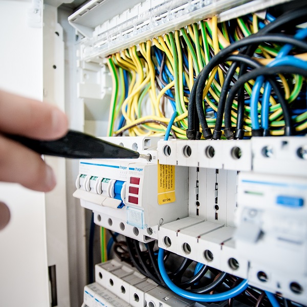 Instalação e manutenção elétrica